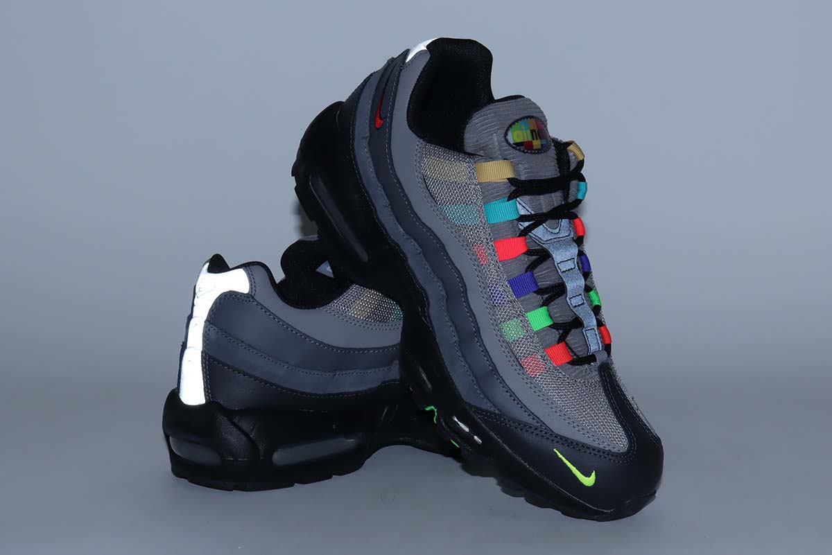 NIKE AIR MAX 95 SE TV COLOR BARS PACK LIGHT CHARCOAL / UNIVERSITY RED-BLACK CW6575-001 ナイキ エア マックス 95 SE テレビ カラーバー チャコール/マルチカラー